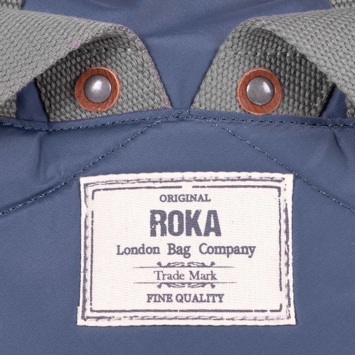 Mochila Roka London Canfield B Mediana Sostenible Nylon Azul (Airforce) 7 Mochila Roka London Canfield B Mediana Sostenible Nylon Azul (Airforce) - Imagen 5