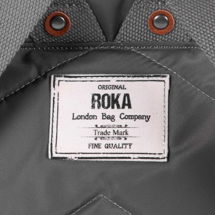 Mochila Roka London Bantry B Mediana Sostenible Nylon Gris (Grafito) 6 Mochila Roka London Bantry B Mediana Sostenible Nylon Gris (Grafito) - Imagen 4
