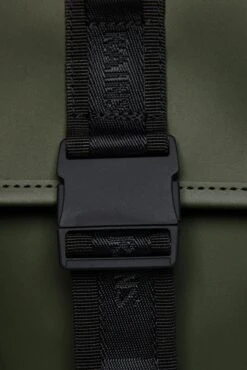 Mochila Rains Trail Mini Verde (Evergreen) 8 Mochila Rains Trail Mini Verde (Evergreen) -Almacenamiento De Viaje 30372