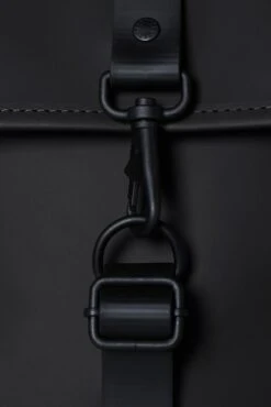 Mochila Rains Bucket Negro -Almacenamiento De Viaje 30478