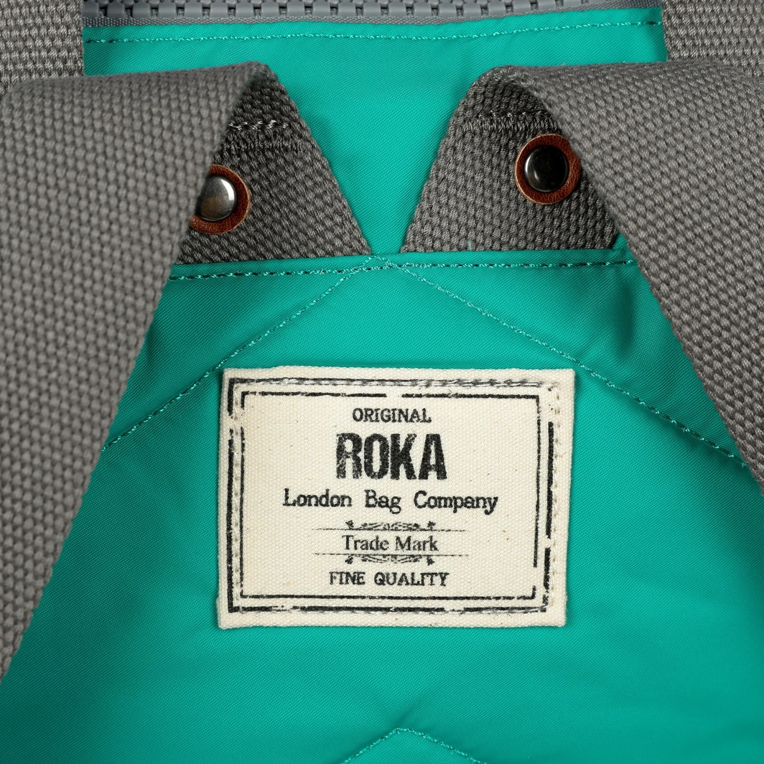 Mochila Roka London Bantry B Mediana Sostenible Nylon Verde (Cyan) 6 Mochila Roka London Bantry B Mediana Sostenible Nylon Verde (Cyan) - Imagen 4